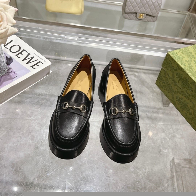 G*u*i leather shoes
